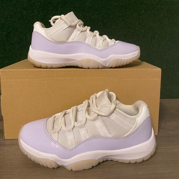 Jordan 11 Retro Low ‘Pure Violet’ Size 6 - Picture 1 of 11